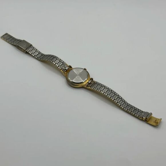 Vintage Seiko Quartz Diamond Dial Gold Tone Women\'s Watch 7431-7010